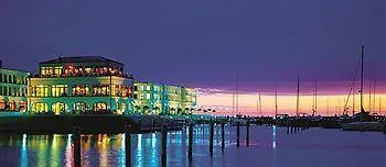 Yachthafenresidenz Hohe Duene Hotell 5*