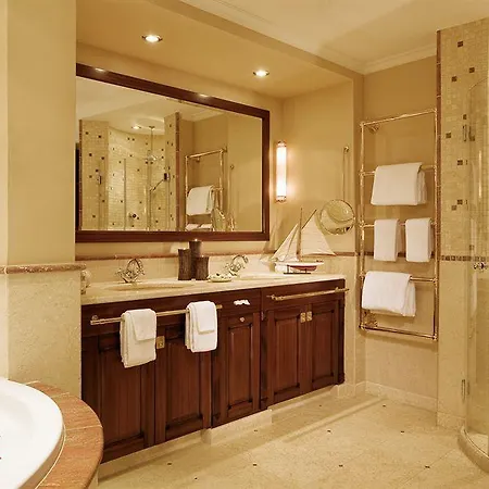 Yachthafenresidenz Hohe Duene Hotell Rostock