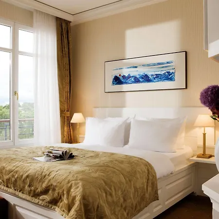 Yachthafenresidenz Hohe Duene 5*