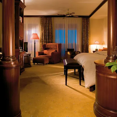 Yachthafenresidenz Hohe Duene Hotell Rostock