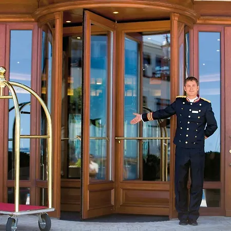 Hotell Yachthafenresidenz Hohe Duene 5*
